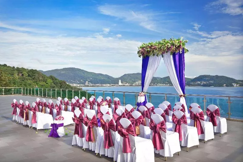 Hotelli Wyndham Grand Phuket Kalim Bay