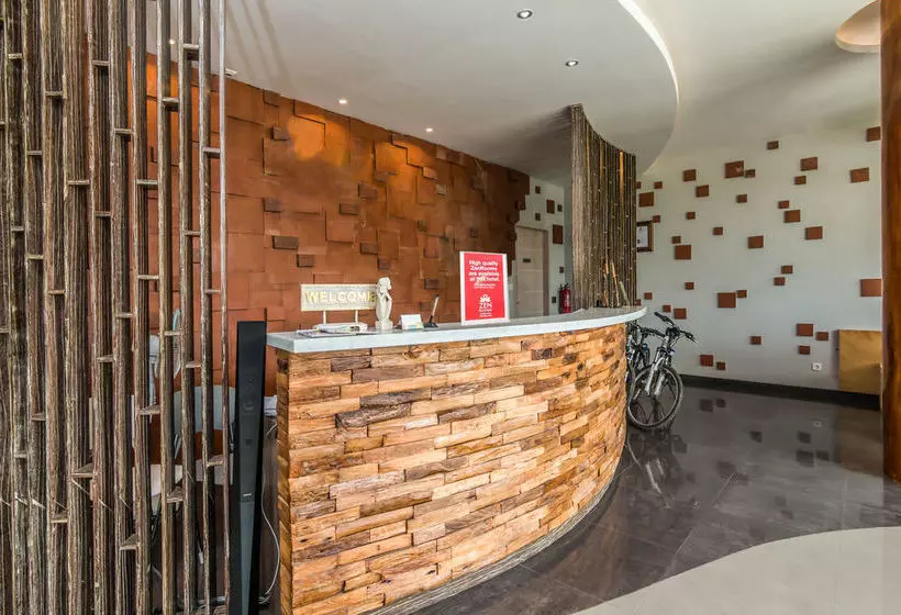 ホテル Zenrooms Denpasar Jalan Salak
