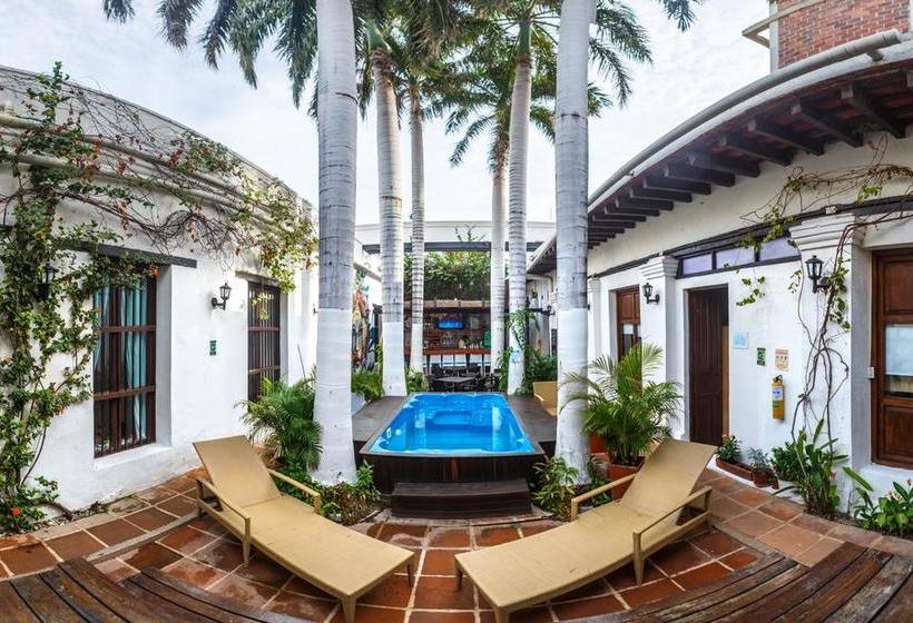 Aroha Villana Hostel