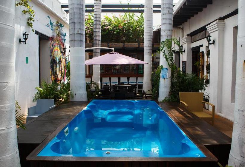 Aroha Villana Hostel