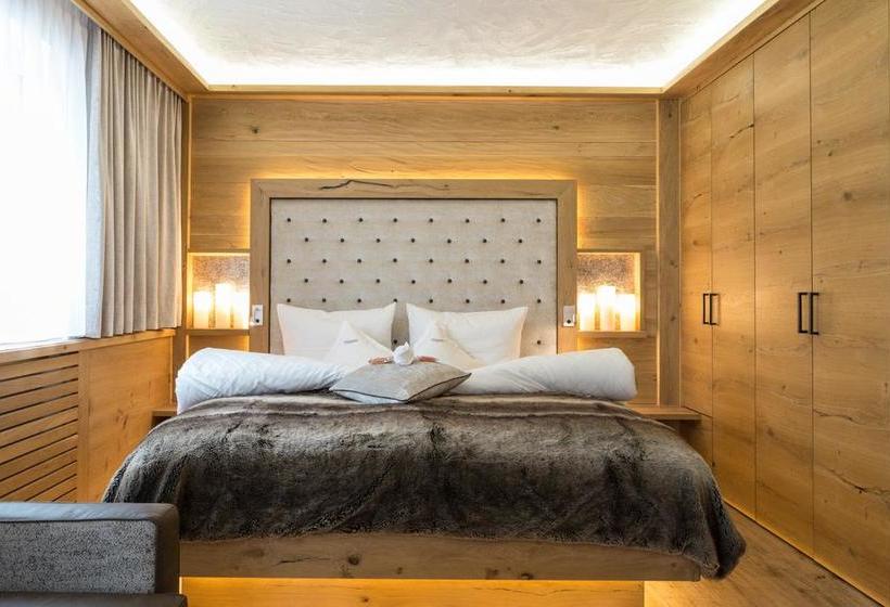 Отель Oberlechtaler Hof Boutique