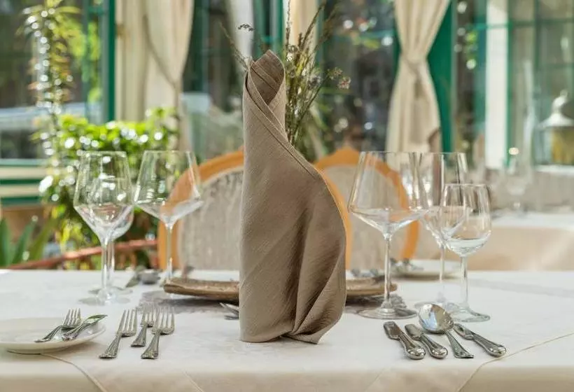 Hotelli Oberlechtaler Hof Boutique