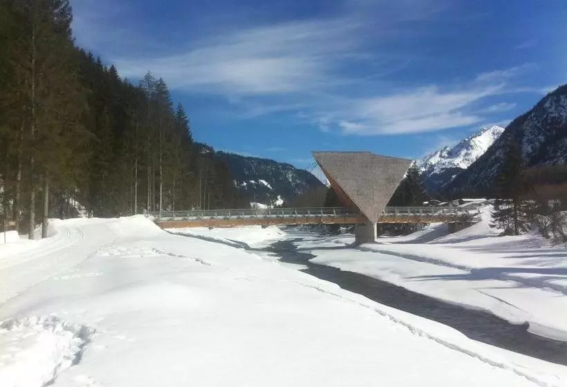 Hotelli Oberlechtaler Hof Boutique