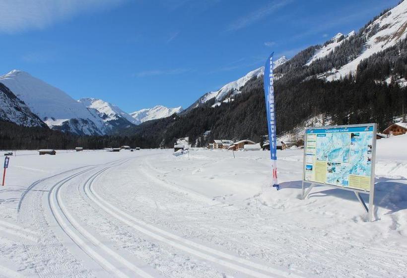 Отель Oberlechtaler Hof Boutique