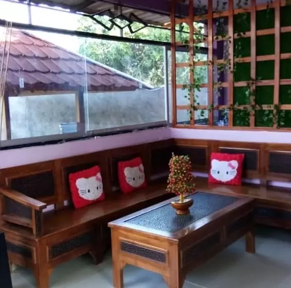 ペンション Homestay Sukses Tambora