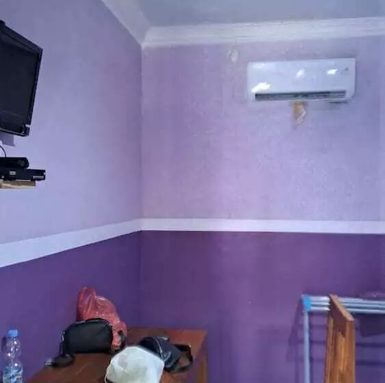 ペンション Homestay Sukses Tambora