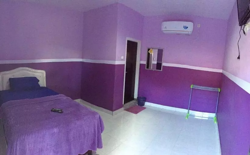 ペンション Homestay Sukses Tambora