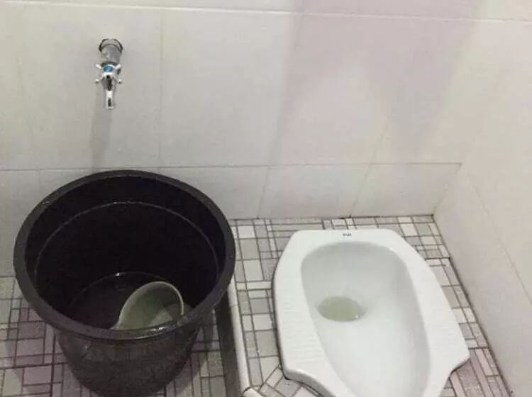 ペンション Homestay Sukses Tambora