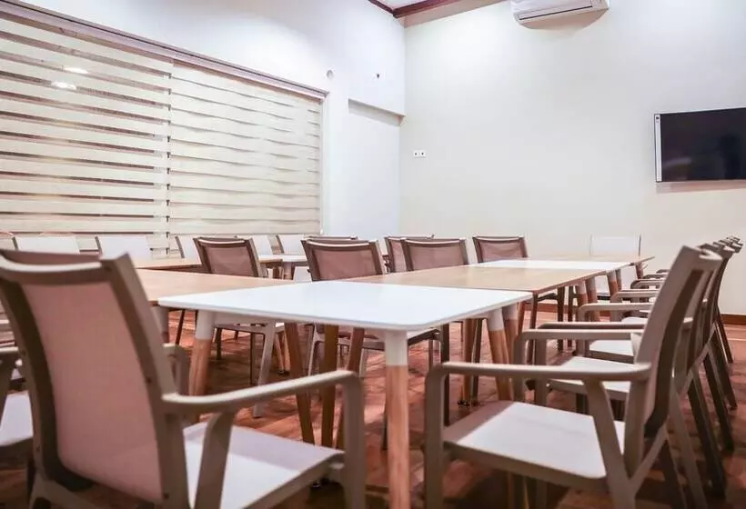 Hotelli Aleris Garden