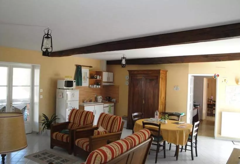 Aamiaismajoitus (B&B) Ferme De La Poterie