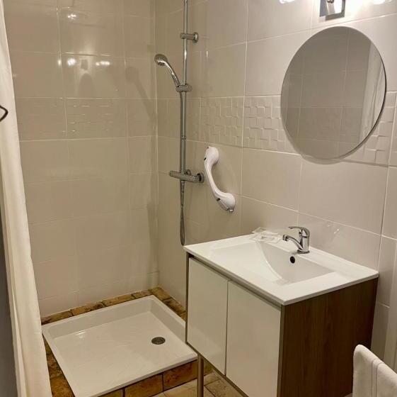 민박 La Balastière