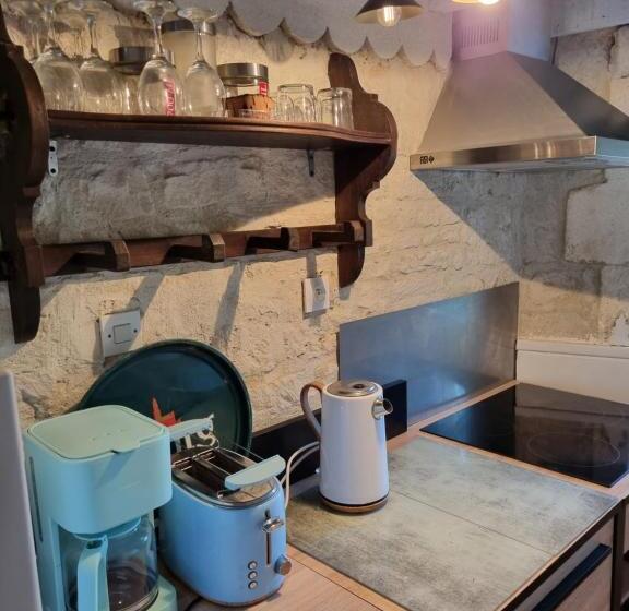 مبيت وإفطار La Fontenelle Chambres D'hôtes