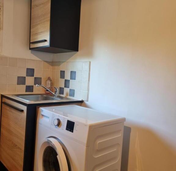 مبيت وإفطار La Fontenelle Chambres D'hôtes