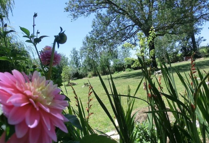 مبيت وإفطار La Fontenelle Chambres D'hôtes