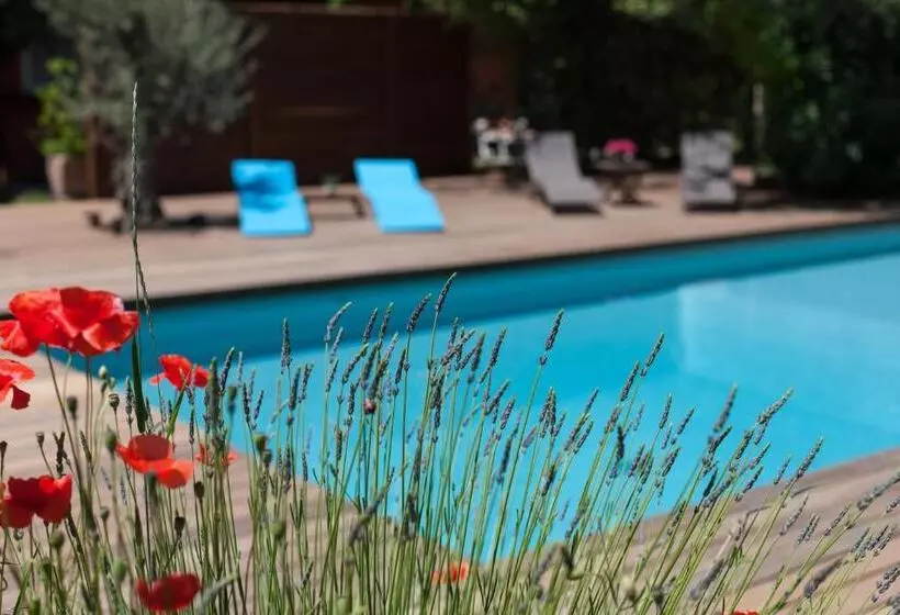 Aamiaismajoitus (B&B) Le Mas De Bertagne