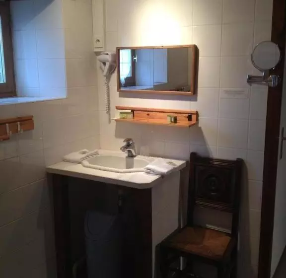 ベッドアンドブレックファースト Les Chambres D'hôtes D'adèle