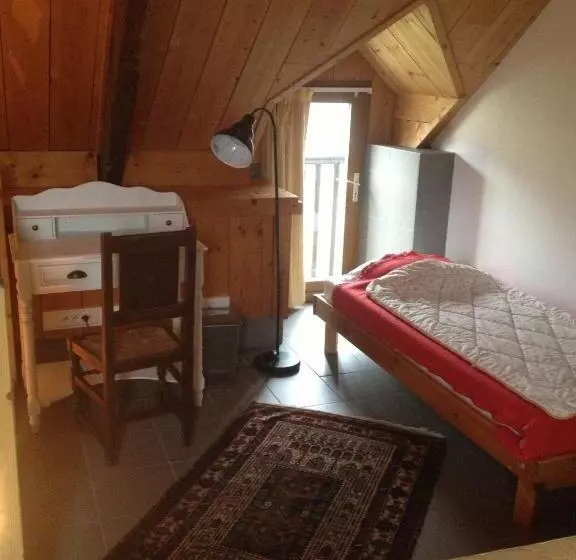 ベッドアンドブレックファースト Les Chambres D'hôtes D'adèle