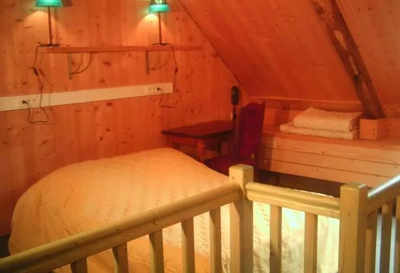 ベッドアンドブレックファースト Les Chambres D'hôtes D'adèle