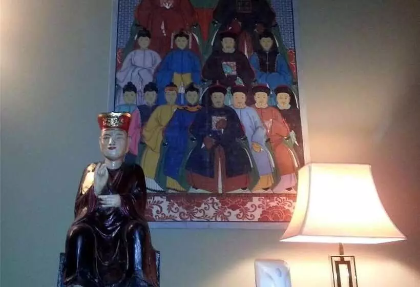 تختخواب و صبحانه Les Francières