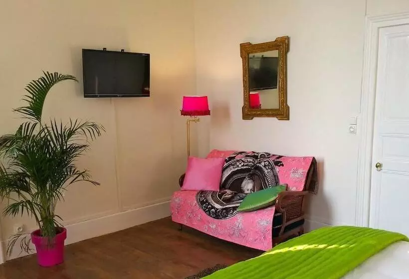 تختخواب و صبحانه Les Francières