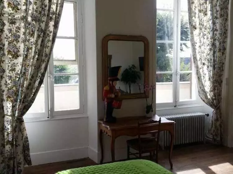 تختخواب و صبحانه Les Francières