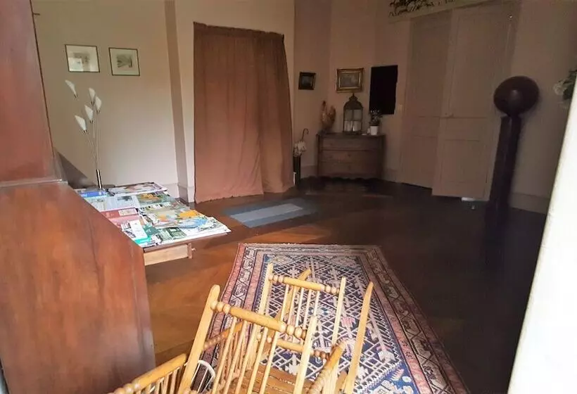 تختخواب و صبحانه Logis De La Clef De Bois