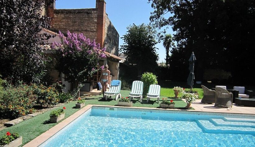 مبيت وإفطار Logis De La Clef De Bois