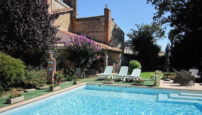 مبيت وإفطار Logis De La Clef De Bois