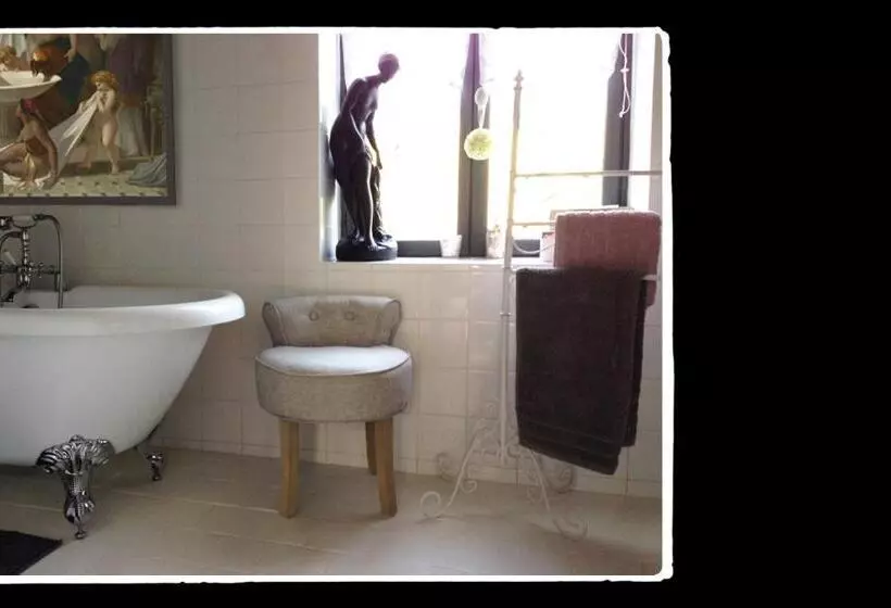Aamiaismajoitus (B&B) Manoir De Livet