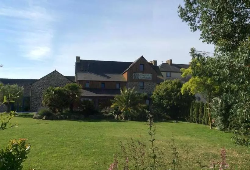 هتل Domaine De La Barbinais