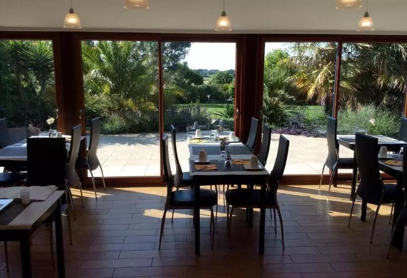 هتل Domaine De La Barbinais