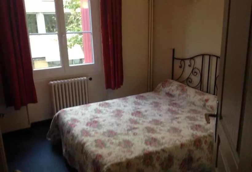 ホテル Hôtel Restaurant Le Central