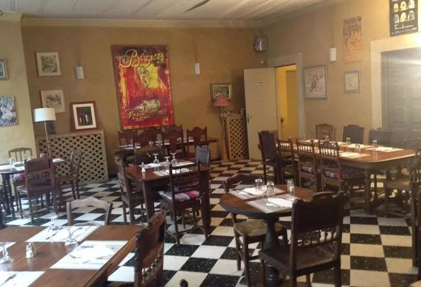 ホテル Hôtel Restaurant Le Central