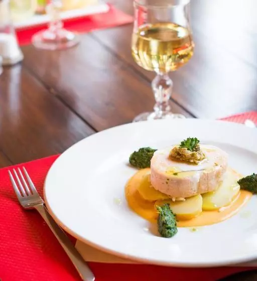 ホテル Hôtel Restaurant Le Central