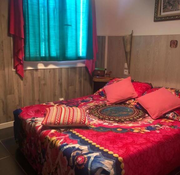 هتل Hôtel Restaurant Le Delta