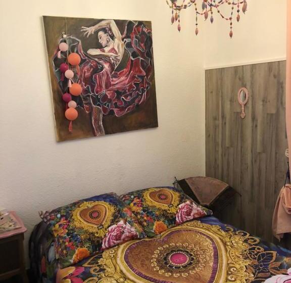 هتل Hôtel Restaurant Le Delta