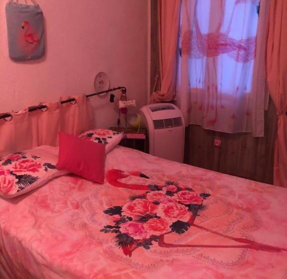 هتل Hôtel Restaurant Le Delta