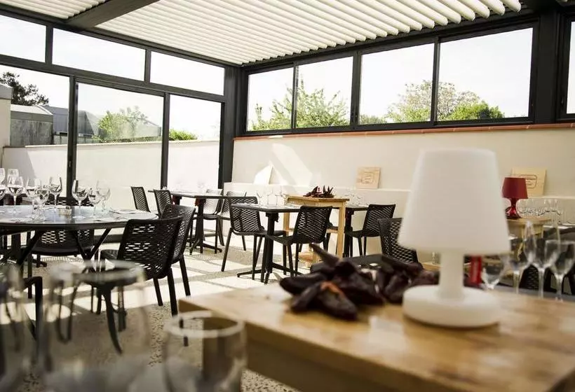 ホテル Le Quarré Hôtel Bistrot