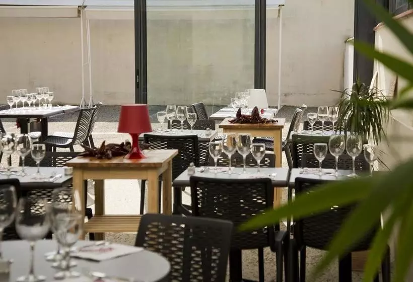 ホテル Le Quarré Hôtel Bistrot