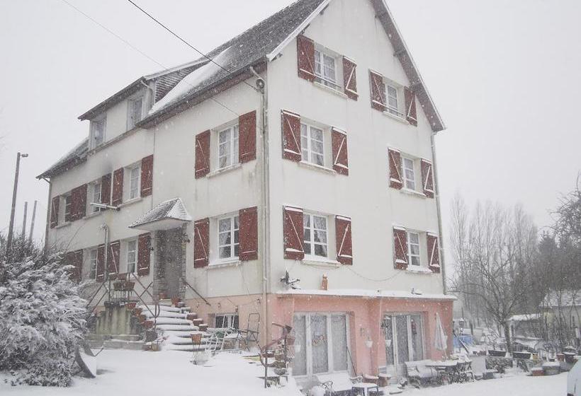 Lenard Charles Bed & Breakfast