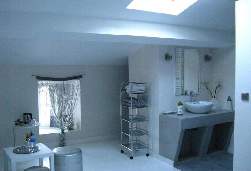 تختخواب و صبحانه Aux Anges Gardiens