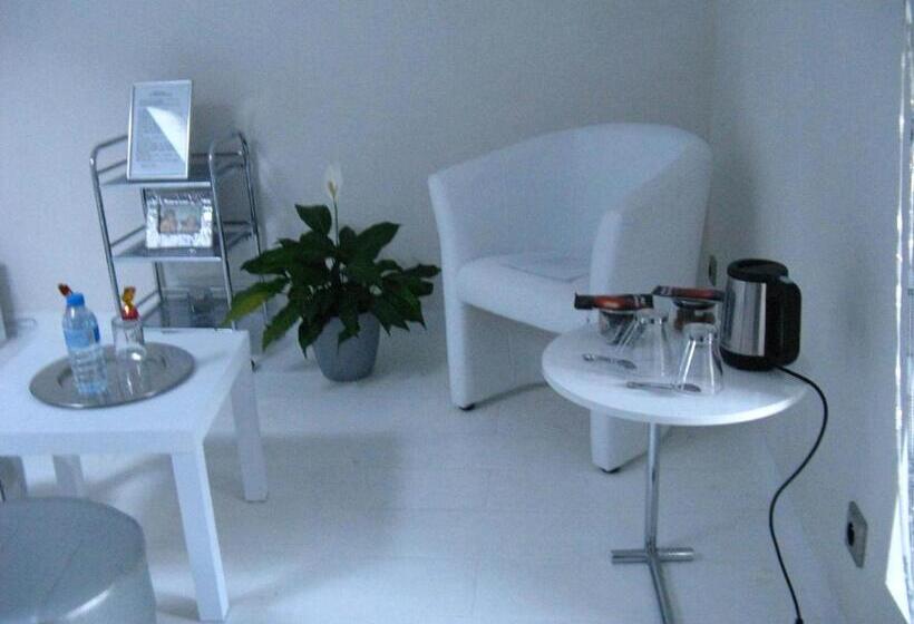 تختخواب و صبحانه Aux Anges Gardiens