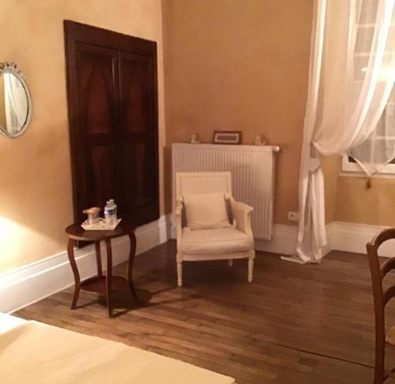 تختخواب و صبحانه Aux Anges Gardiens