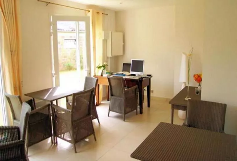 تختخواب و صبحانه Chambres D'hotes La Raspeliere
