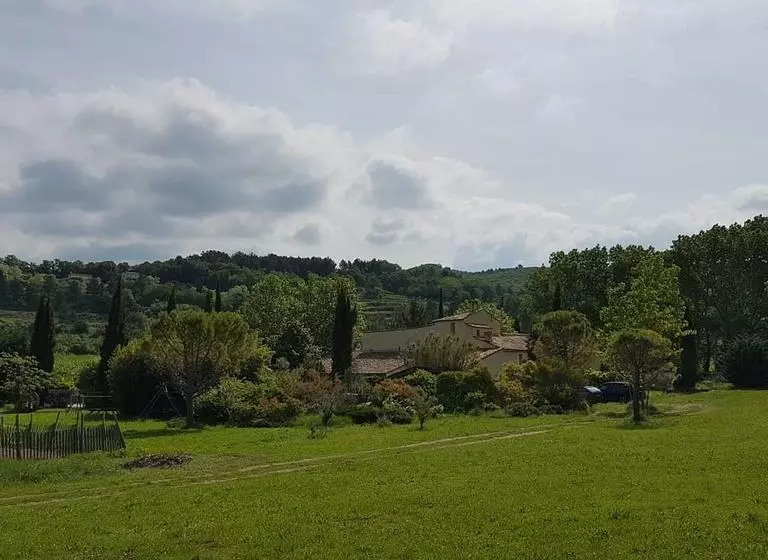 Aamiaismajoitus (B&B) Chambres D Hôtes Aux Tournesols
