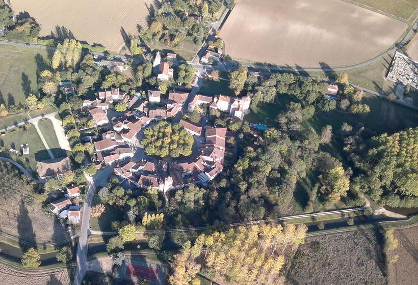 مبيت وإفطار Du Côté De Chez Jeanne