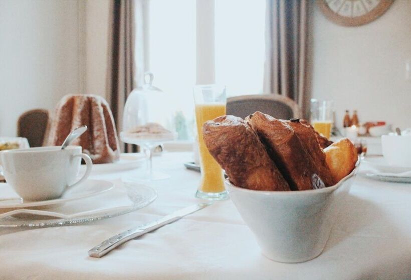 تختخواب و صبحانه La Maison De Marc