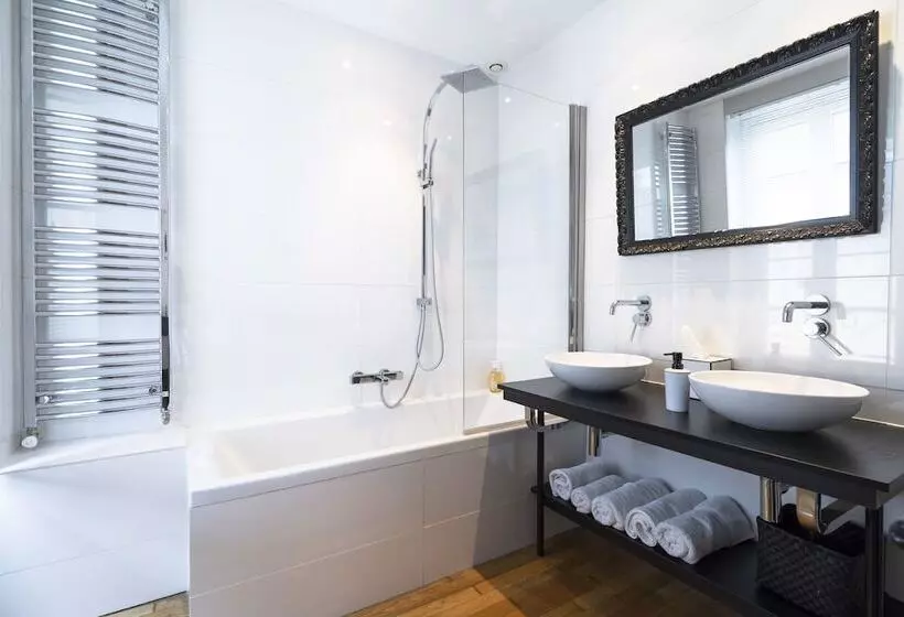 تختخواب و صبحانه La Maison De Marc
