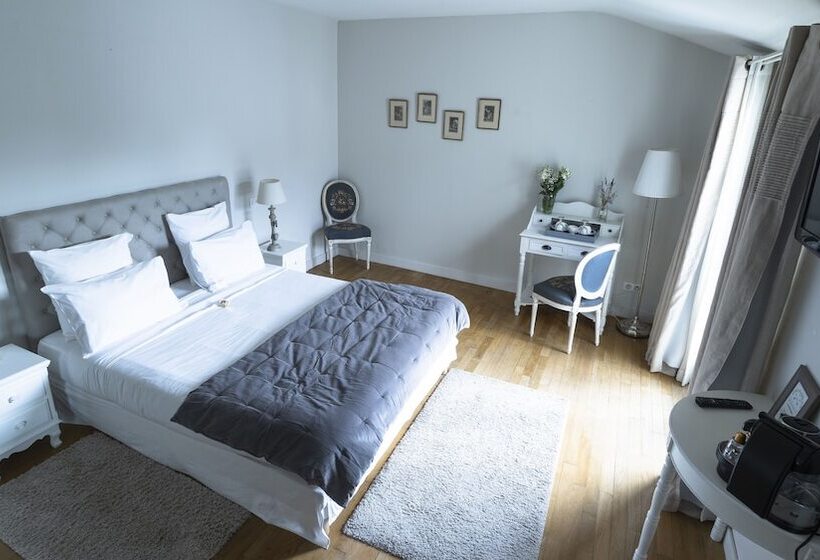 تختخواب و صبحانه La Maison De Marc