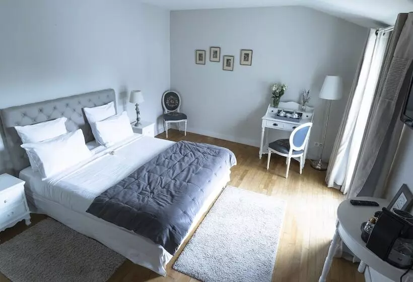 تختخواب و صبحانه La Maison De Marc
